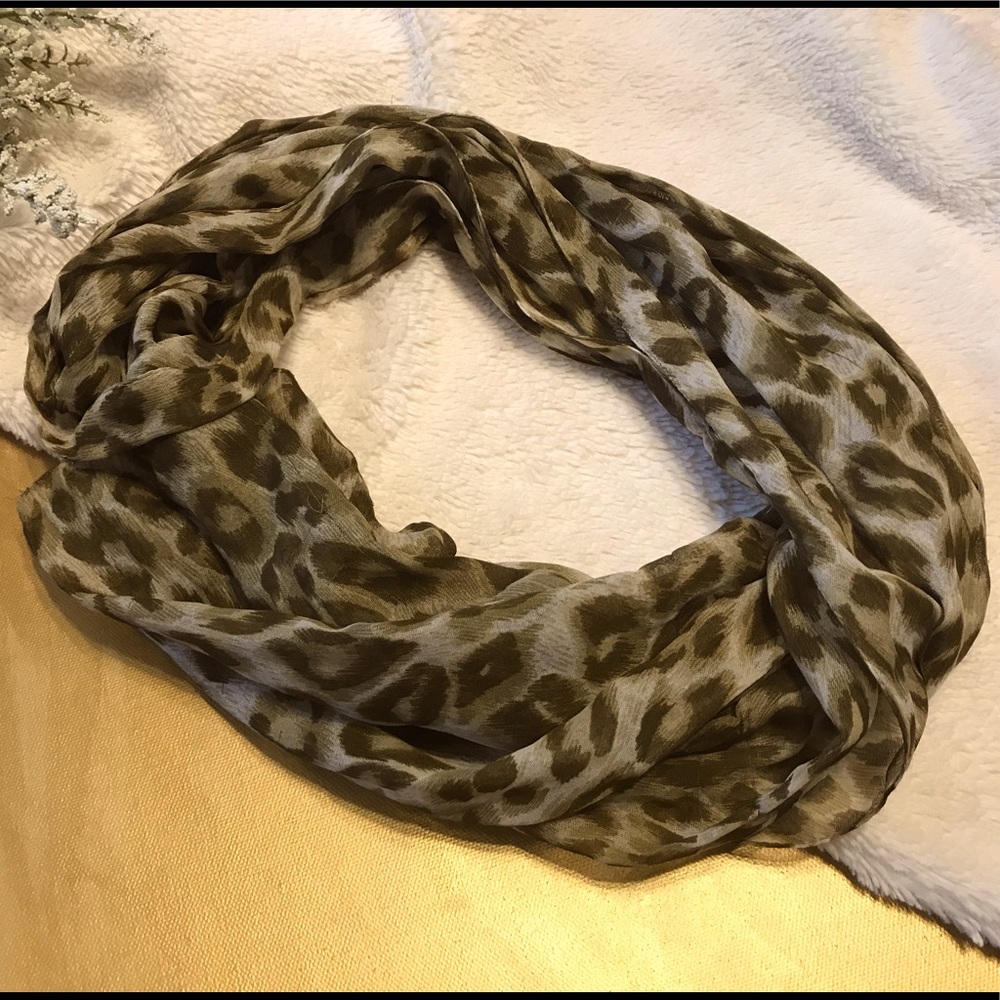 Animal Print Scarf⚜️